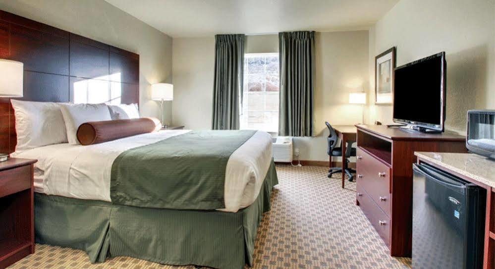 Cobblestone Inn & Suites - St Marys St. Marys Bagian luar foto