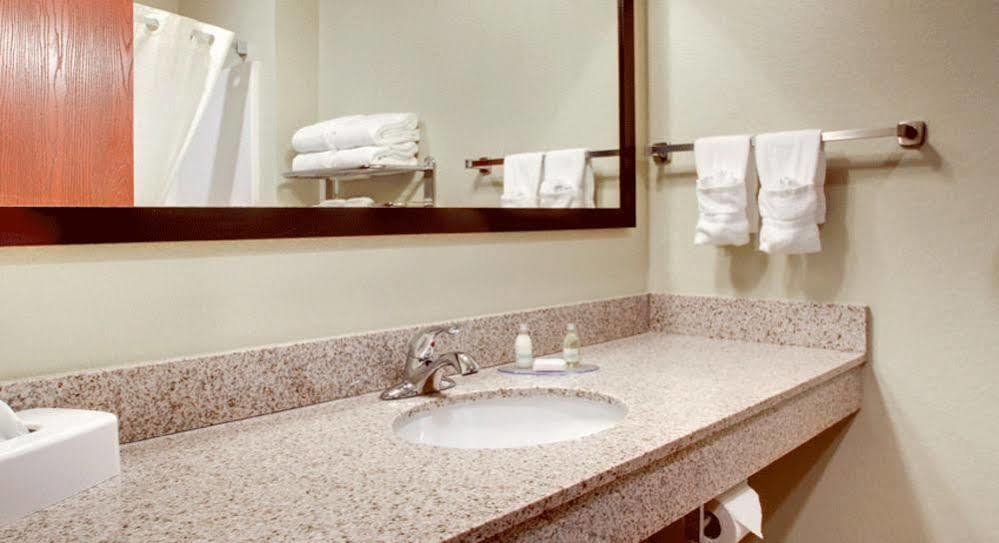 Cobblestone Inn & Suites - St Marys St. Marys Bagian luar foto